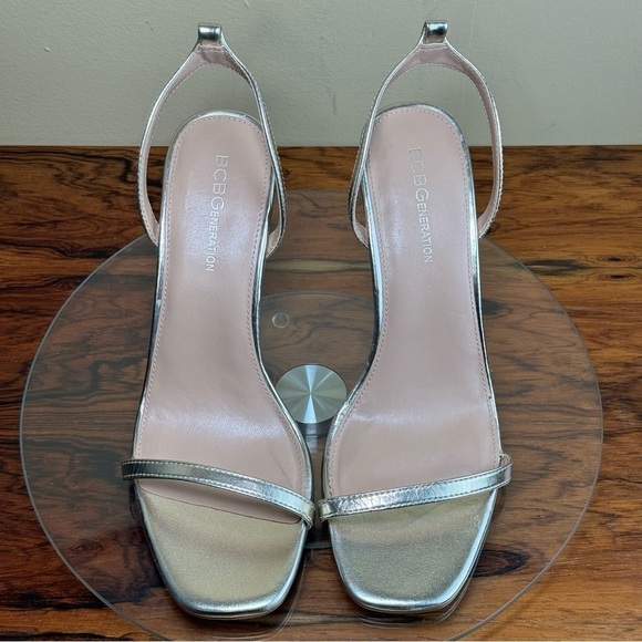 BCBGeneration Ingot Chain Pump in gold - Picture 7 of 16